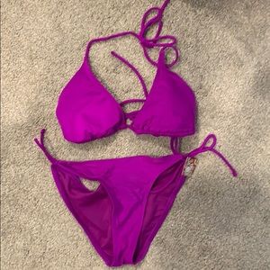 Nwt Magenta bikini set. Medium top. Large bottoms